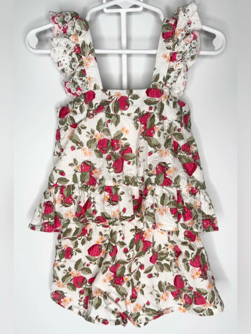Cupcakes and Cashmere 100% Cotton Strawberry Set